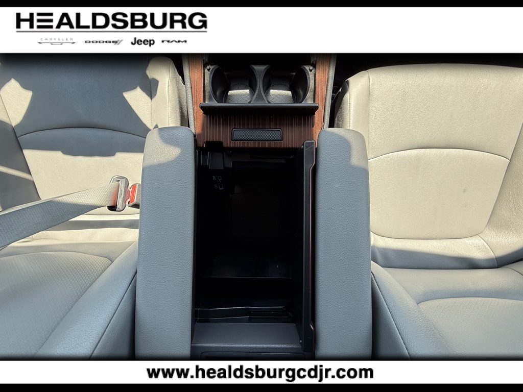2023 Toyota Sienna XLE photo 20
