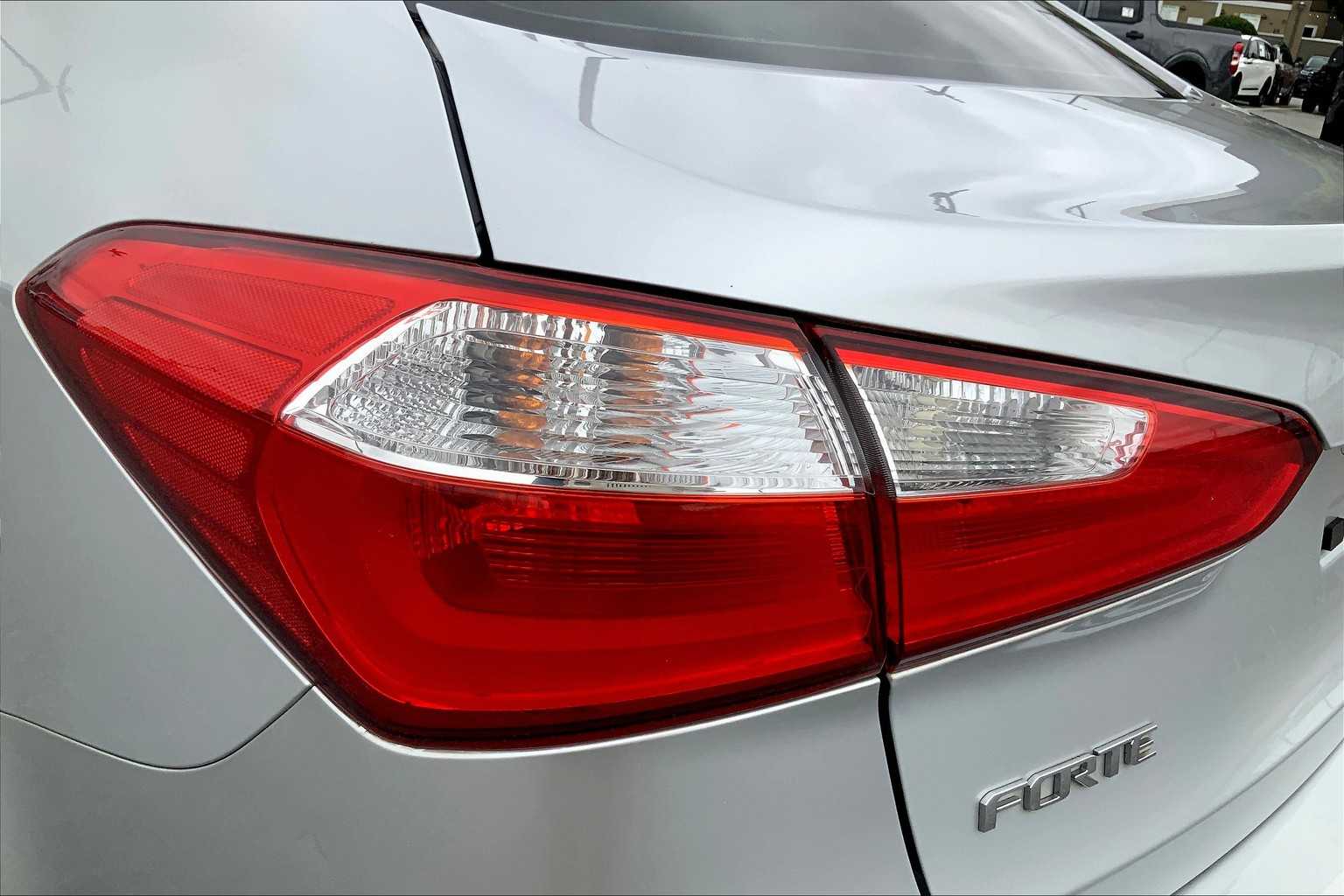 2016 Kia Forte LX photo 25
