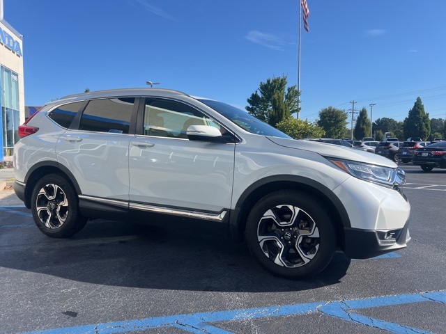 2018 Honda CR-V Touring photo 2