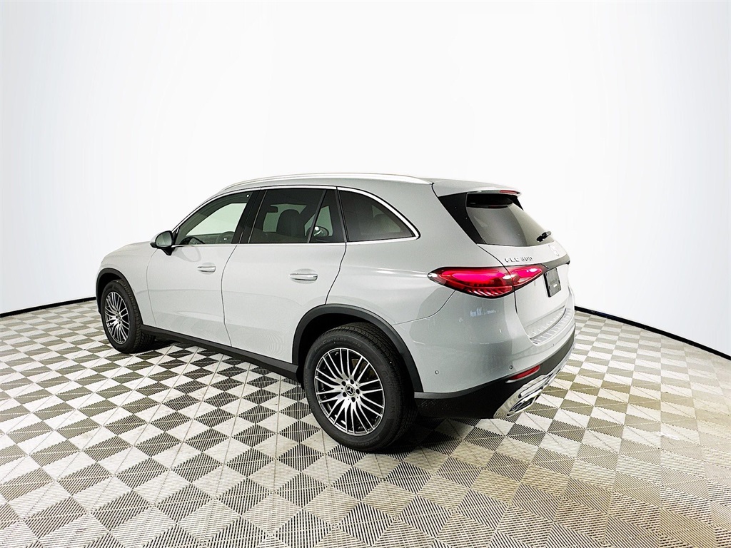 2026 Mercedes Benz GLC 300 photo 5