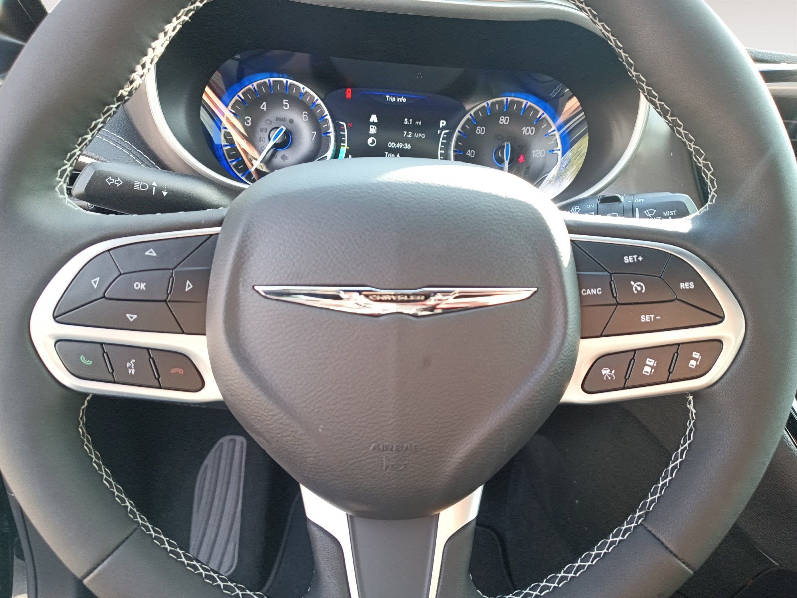2026 Chrysler Pacifica photo 13
