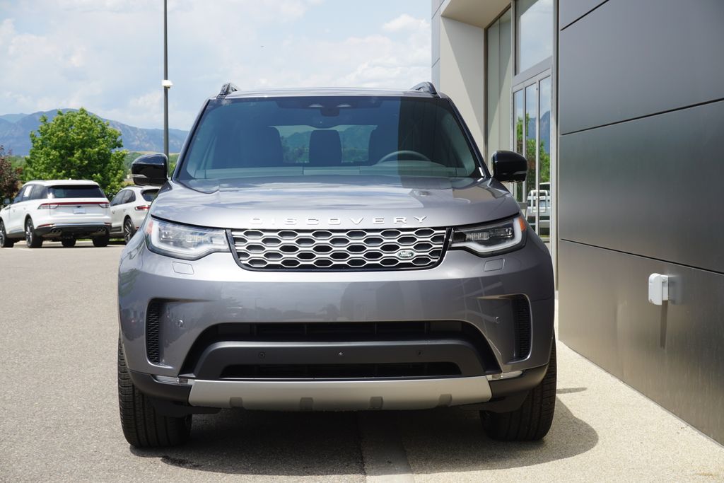 2025 Land Rover Discovery S photo 5