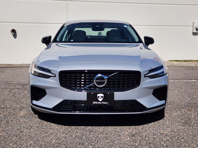 2024 Volvo S60 Recharge T8 Core photo 2