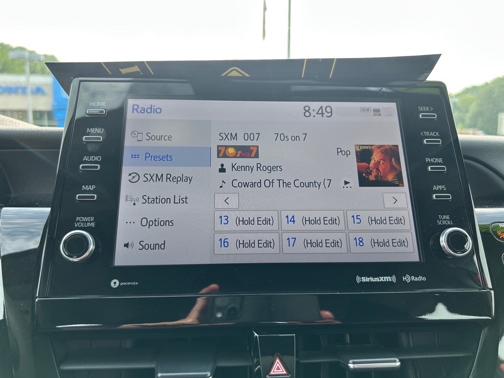 2024 Toyota Camry Hybrid XSE photo 29