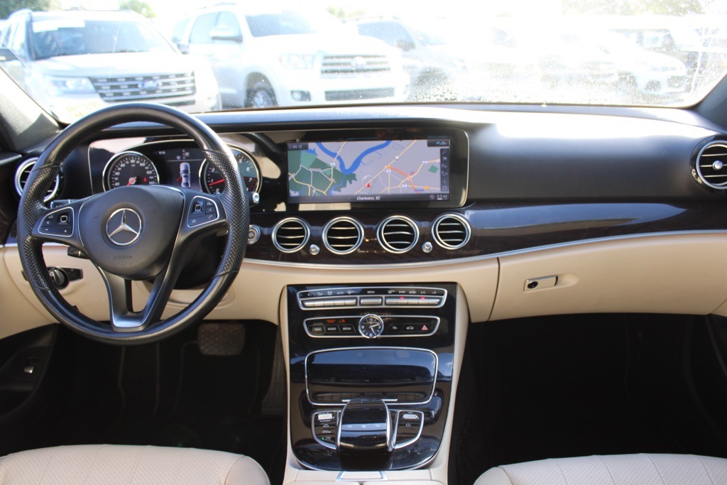 2017 Mercedes Benz E 300 4MATIC Sedan photo 31