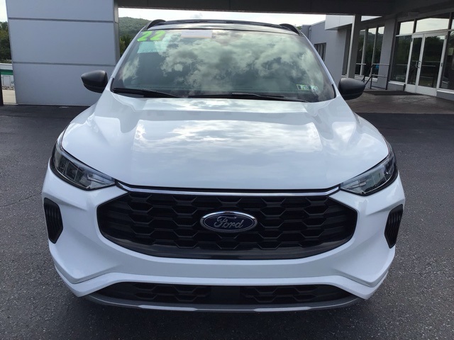 2023 Ford Escape ST-Line photo 3