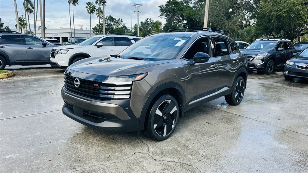 2026 Nissan Kicks SR photo 3