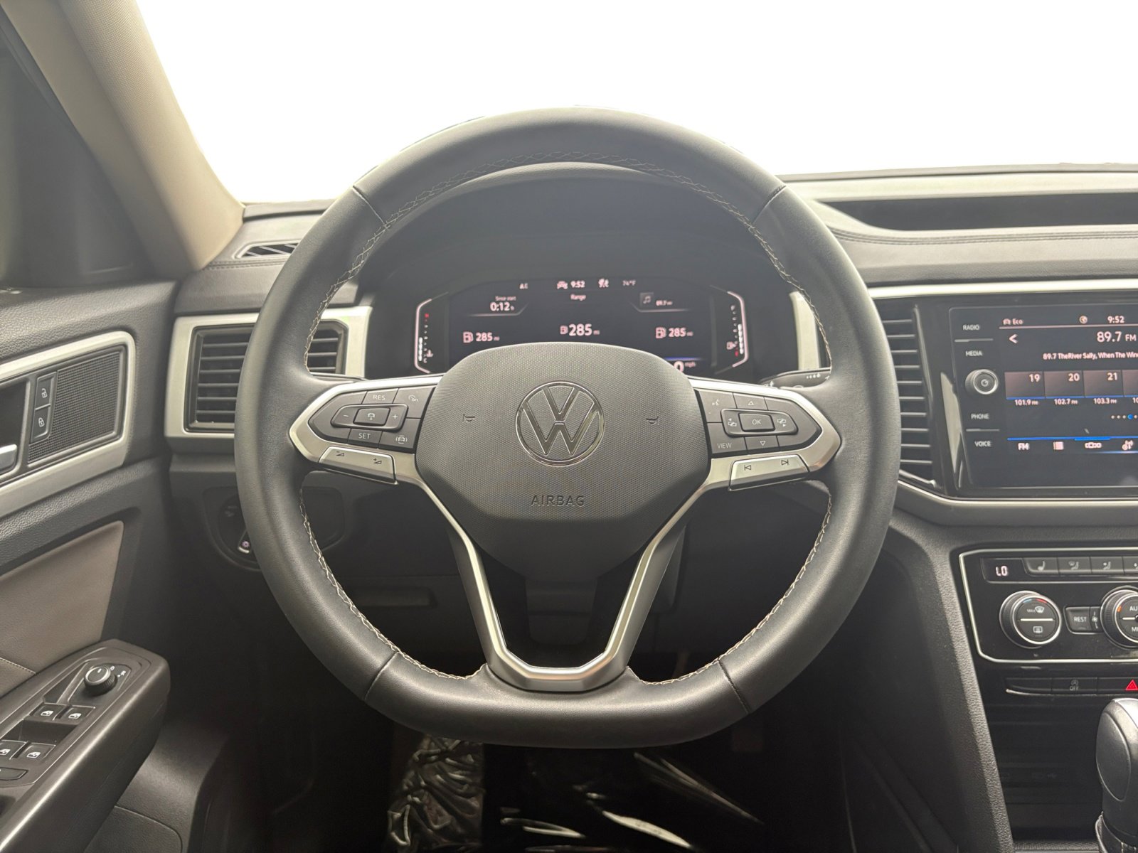 2022 Volkswagen Atlas V6 SE Technology photo 3