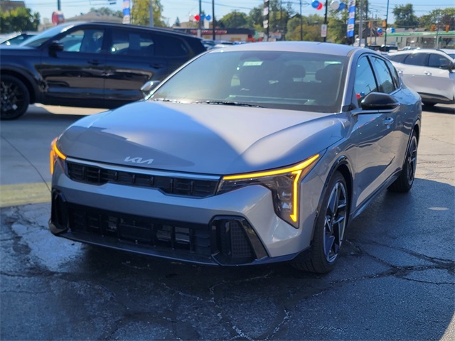2025 Kia K4 GT-Line photo 7
