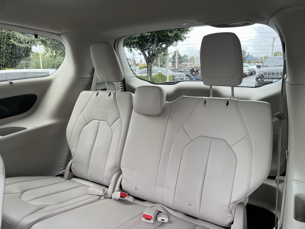 2017 Chrysler Pacifica Touring Plus photo 28