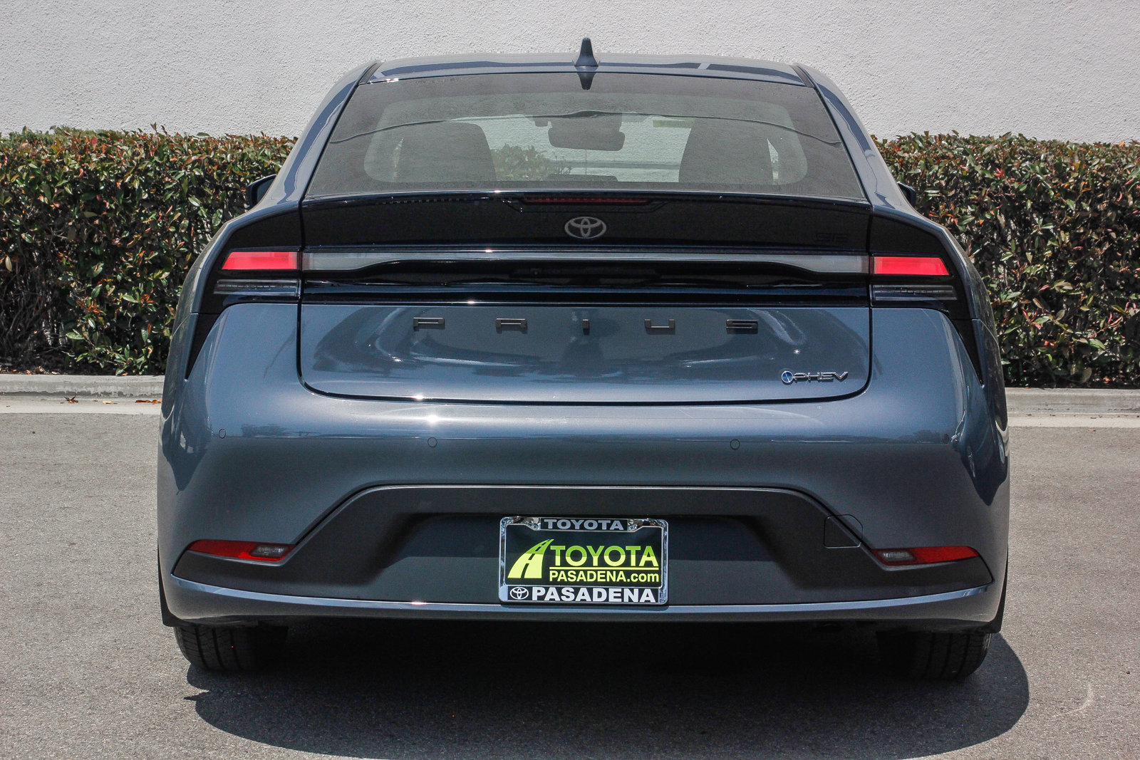 2025 Toyota Prius Plug-in SE photo 6