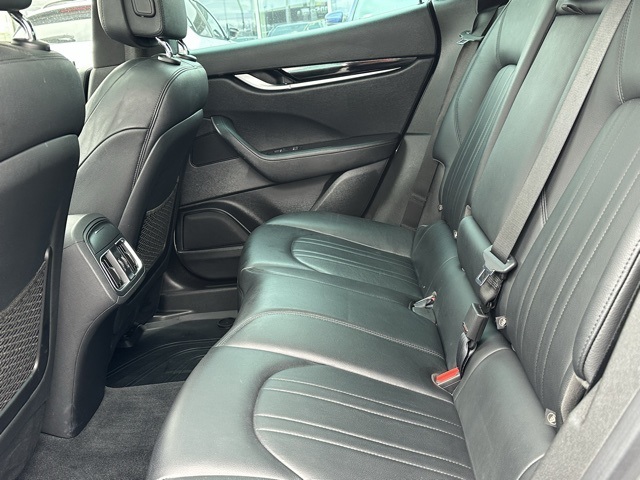 2021 Maserati Levante Base photo 16
