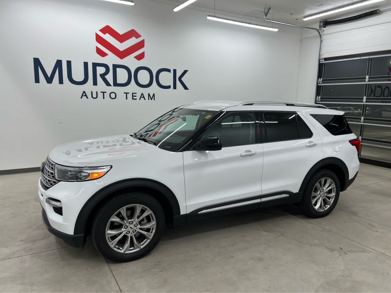 2023 Ford Explorer Limited's photo