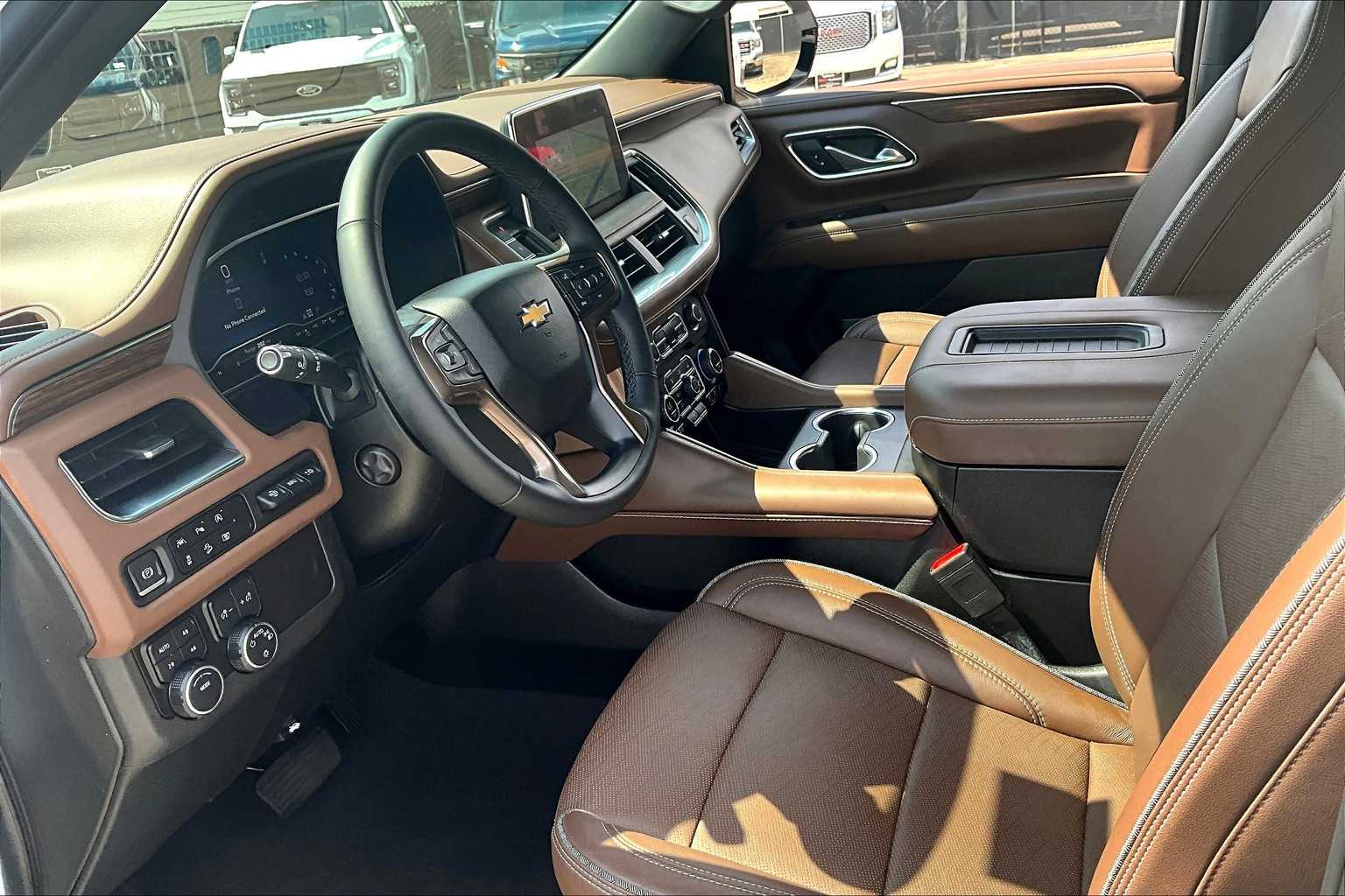 2023 Chevrolet Suburban High Country photo 16