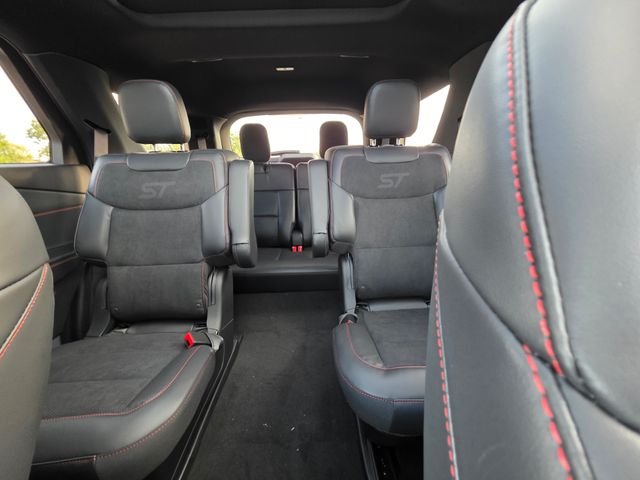 2025 Ford Explorer ST photo 37