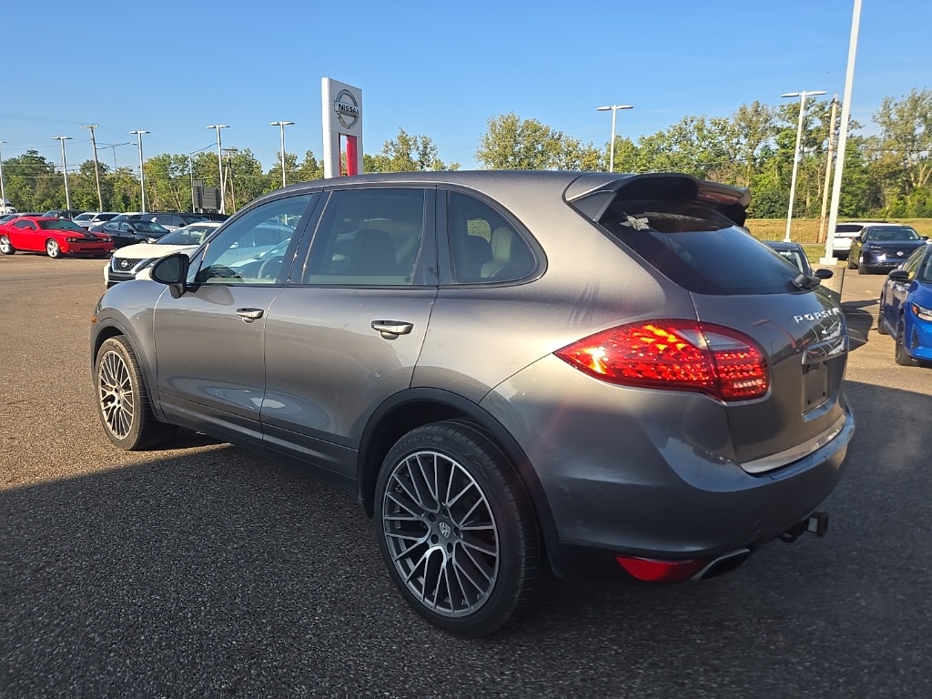 2013 Porsche Cayenne Base photo 5
