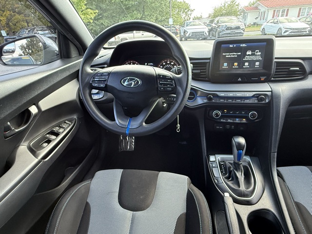 2020 Hyundai Veloster 2.0L Premium photo 19