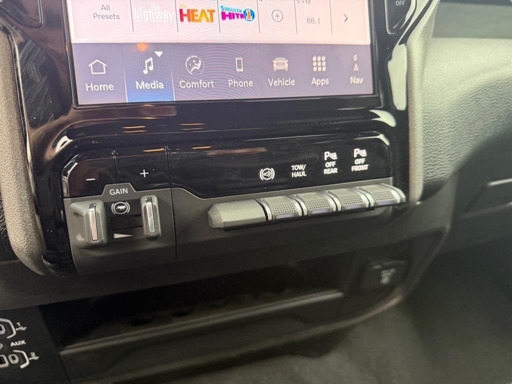2025 Ram 2500 Tradesman photo 8