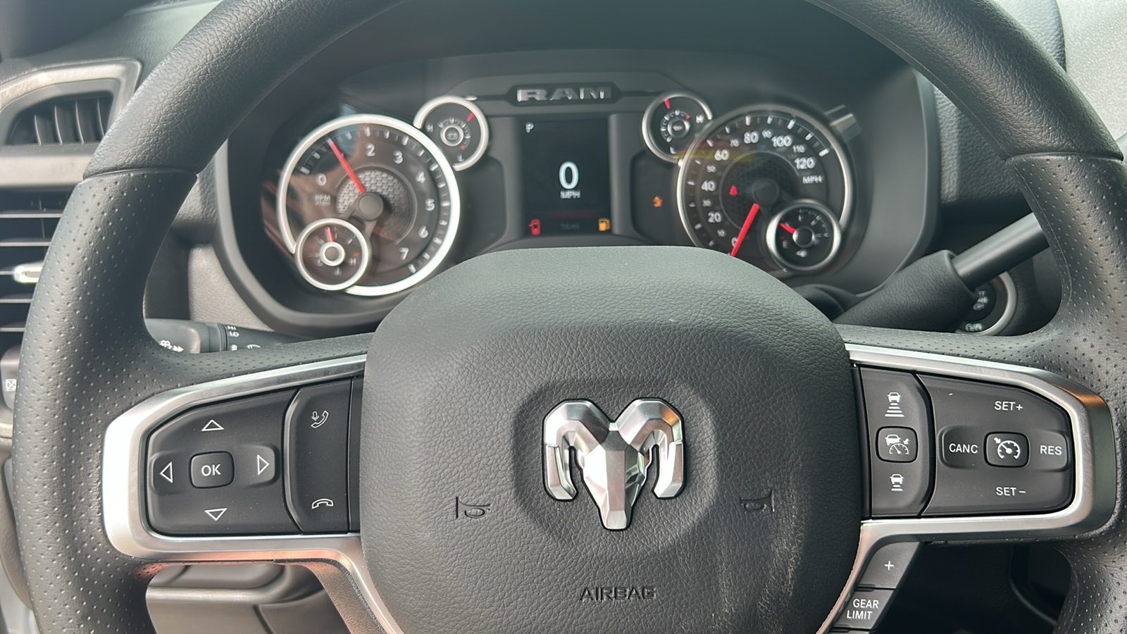 2025 Ram 2500 Tradesman photo 17