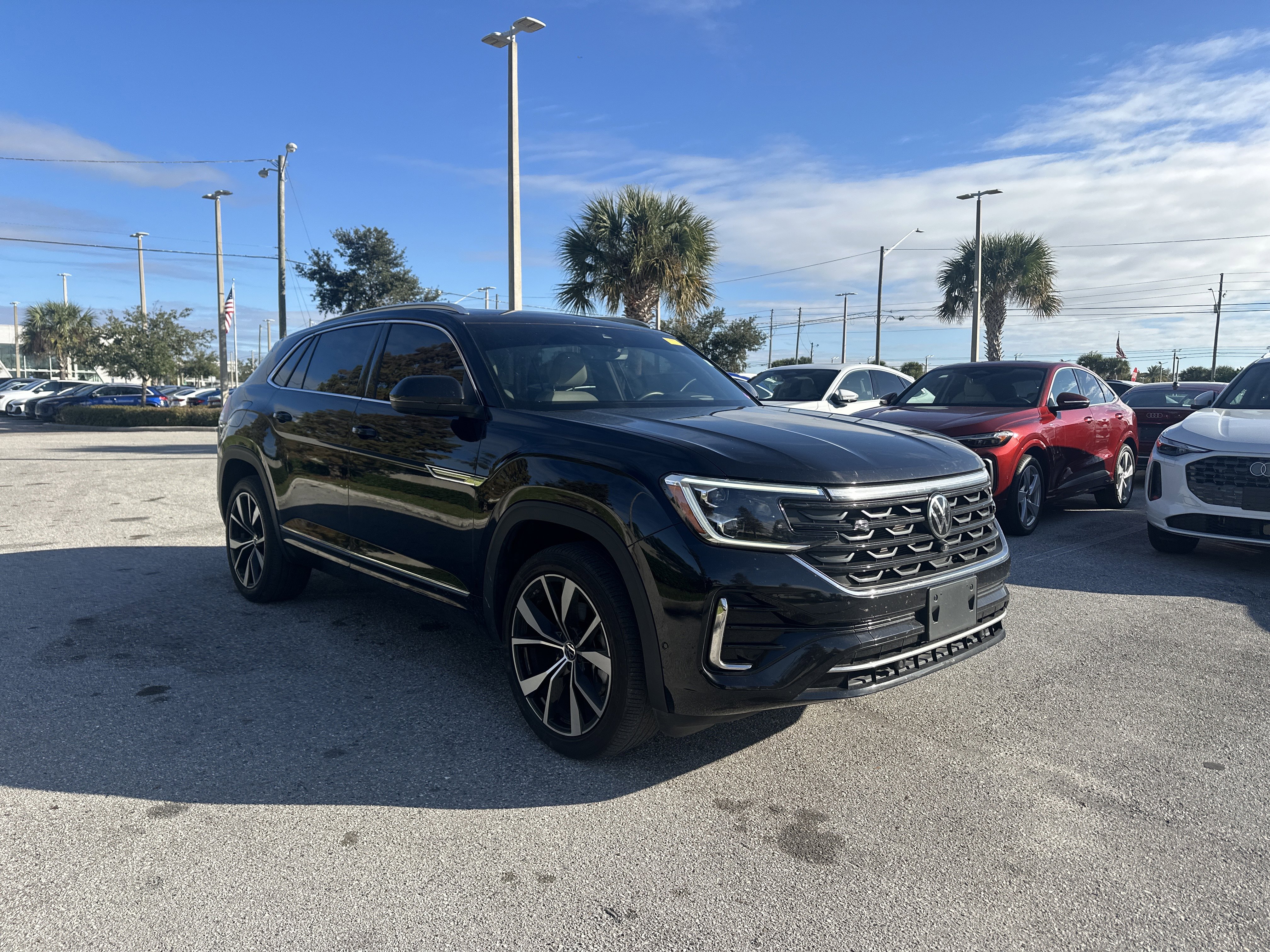 2024 Volkswagen Atlas Cross Sport SEL Premium R-LINE's photo