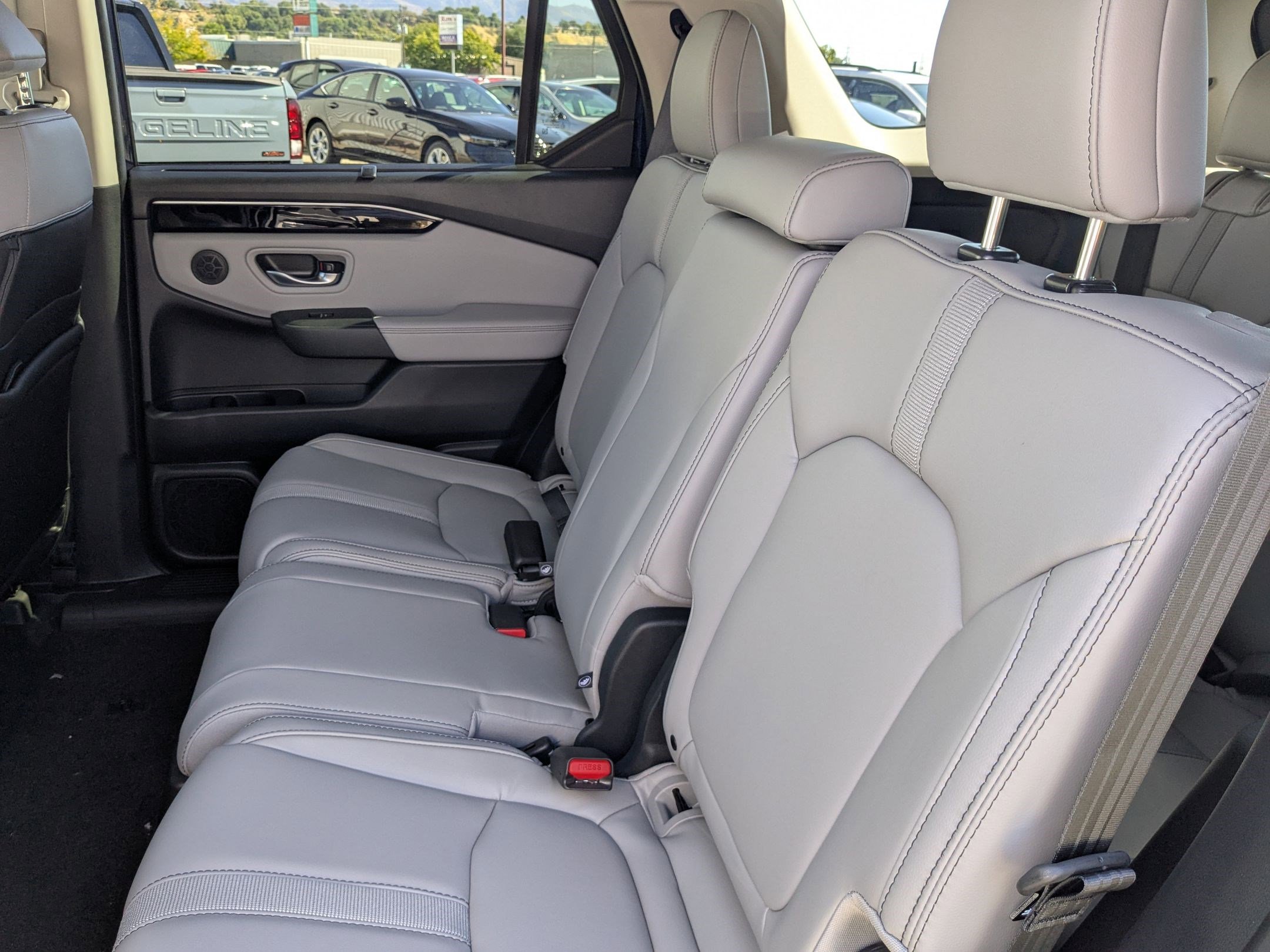 2025 Honda Pilot Touring photo 16