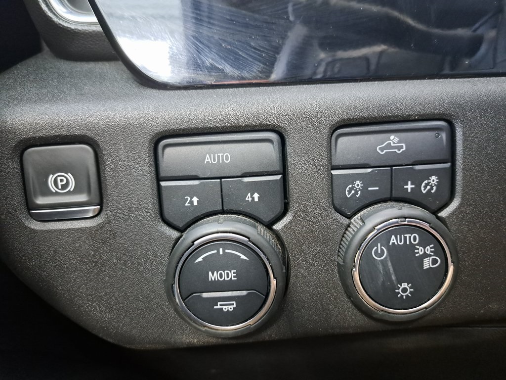 2025 Chevrolet Silverado 1500 LT photo 17