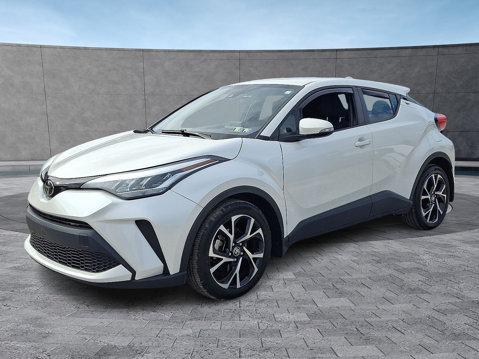 2020 Toyota C-HR XLE photo 5