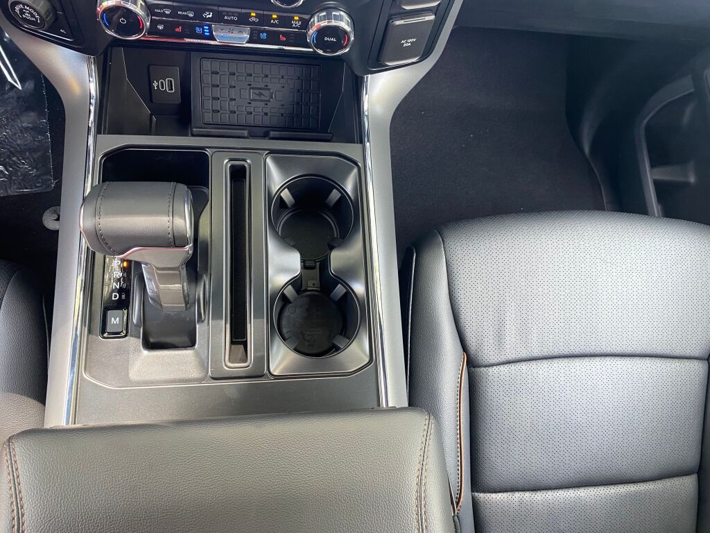 2025 Ford F-150 Lariat photo 14