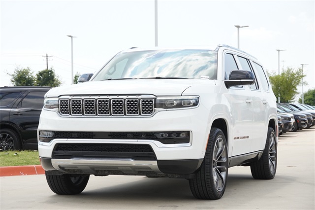 2023 Jeep Grand Wagoneer III photo 3