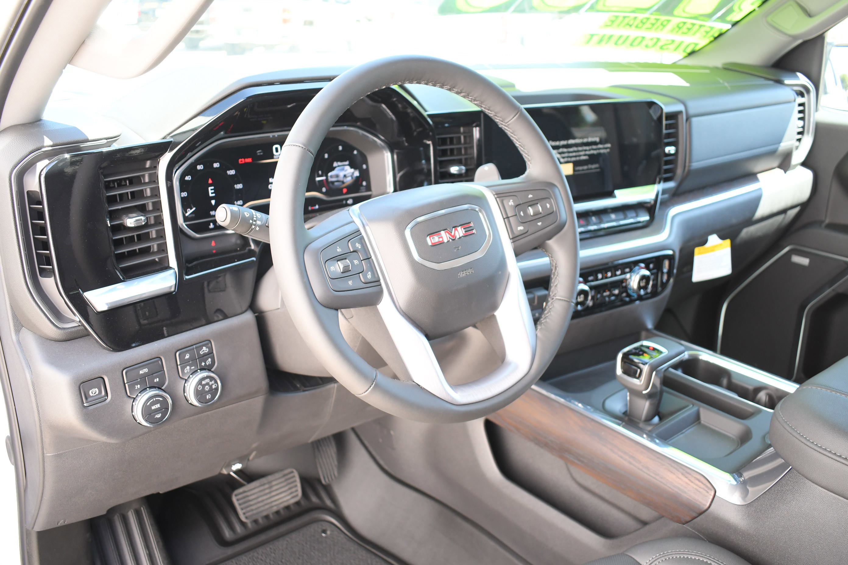 2025 Gmc Sierra 1500 SLT photo 22