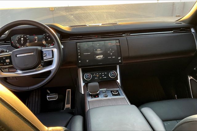 2023 Land Rover Range Rover SE photo 8