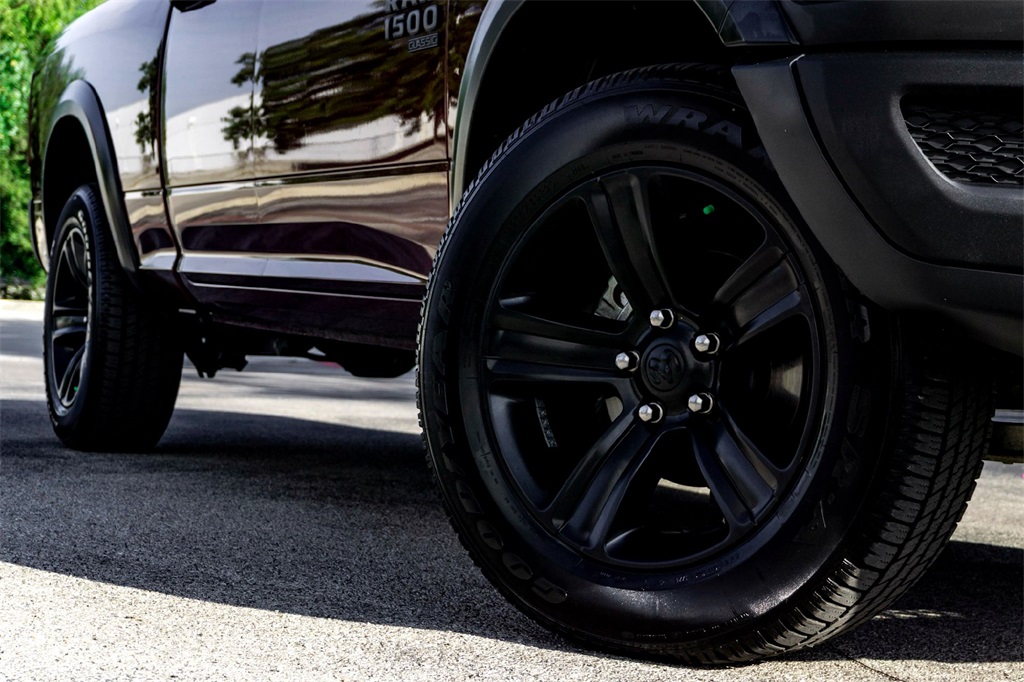 2022 Ram 1500 Classic Warlock photo 2