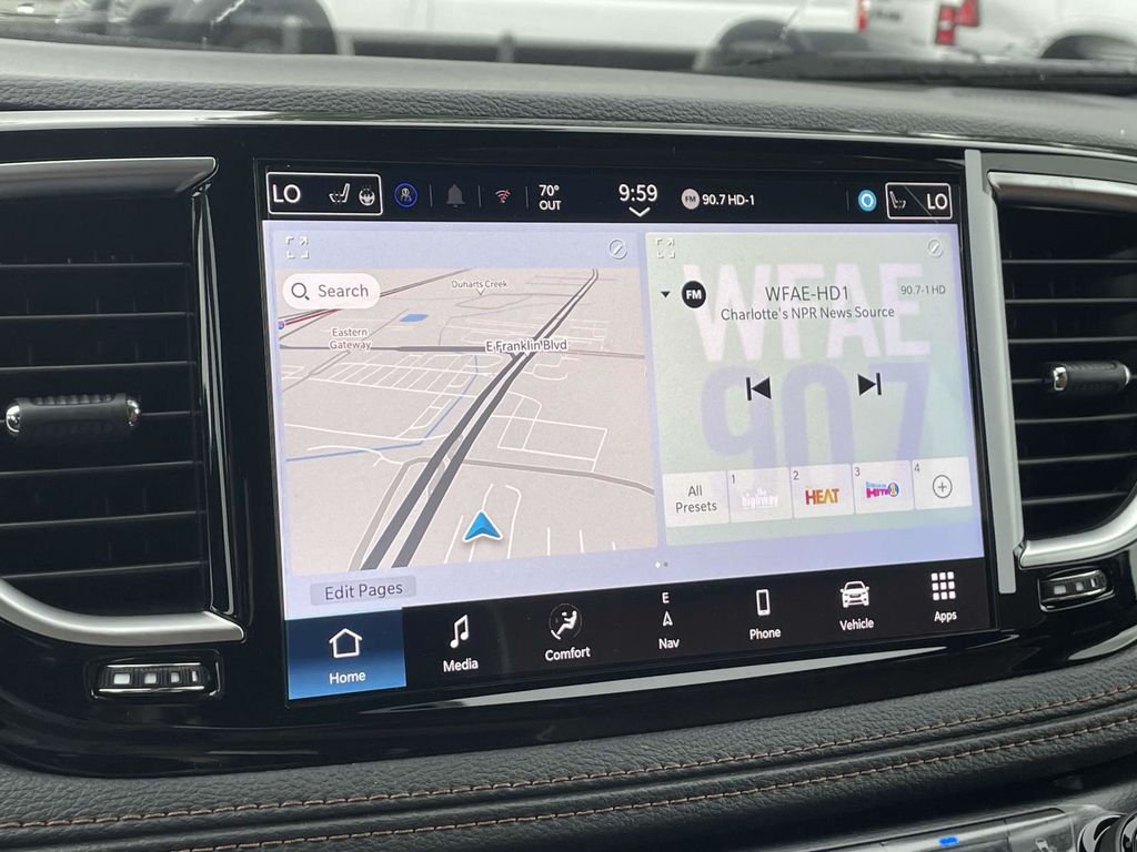 2026 Chrysler Pacifica Pinnacle photo 34