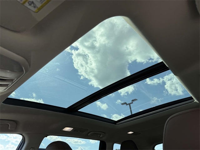 2025 Subaru Ascent Touring photo 4