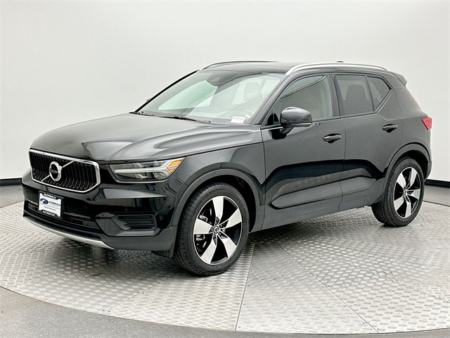 2020 Volvo XC40 Momentum