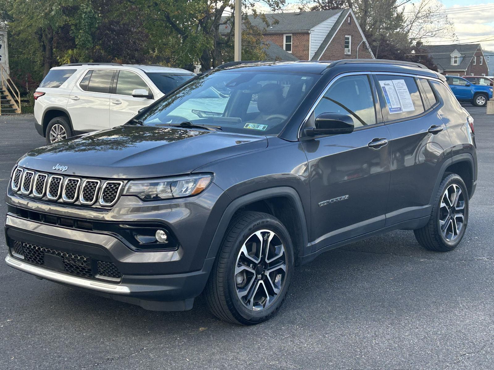 2023 Jeep Compass Limited photo 2