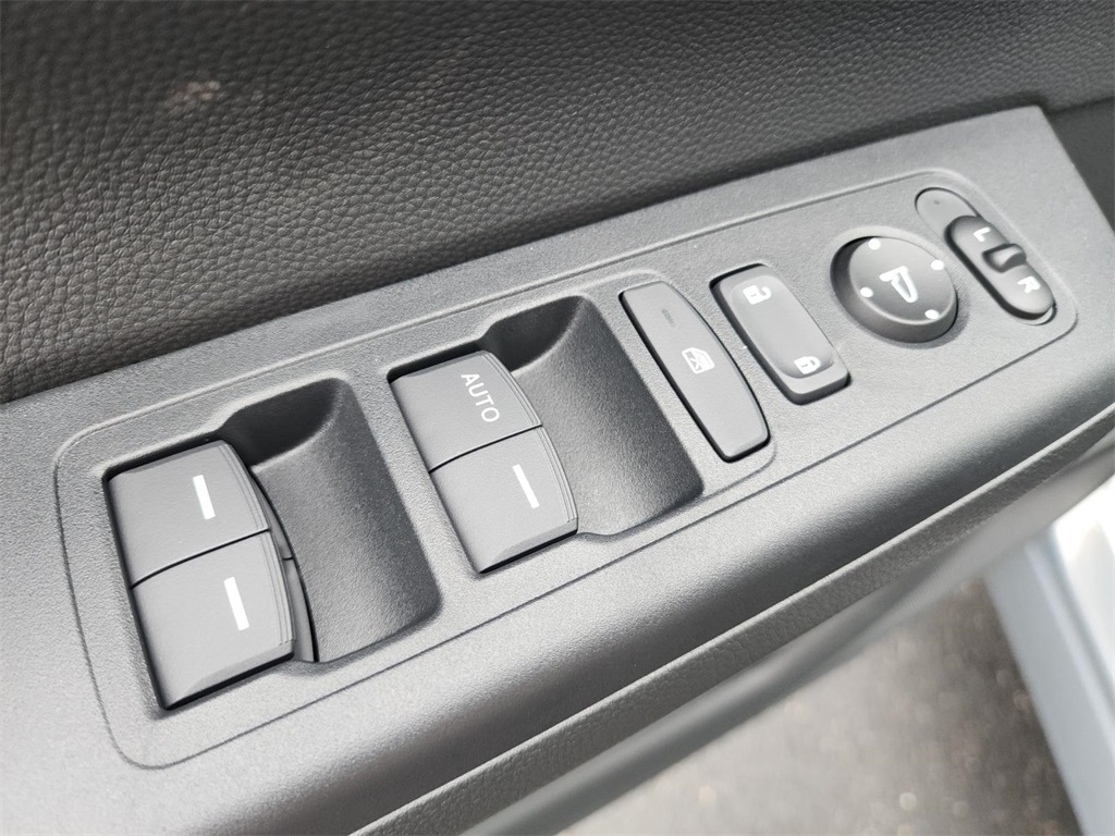 2026 Honda CR-V LX photo 24