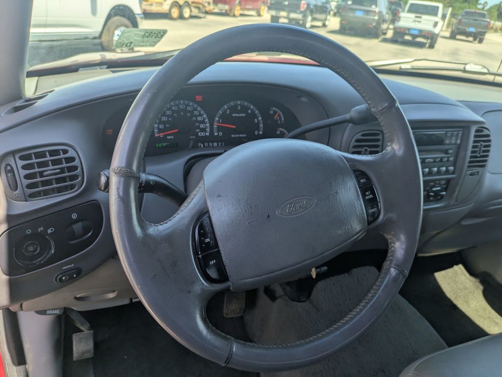 2002 Ford F-150 XLT photo 13