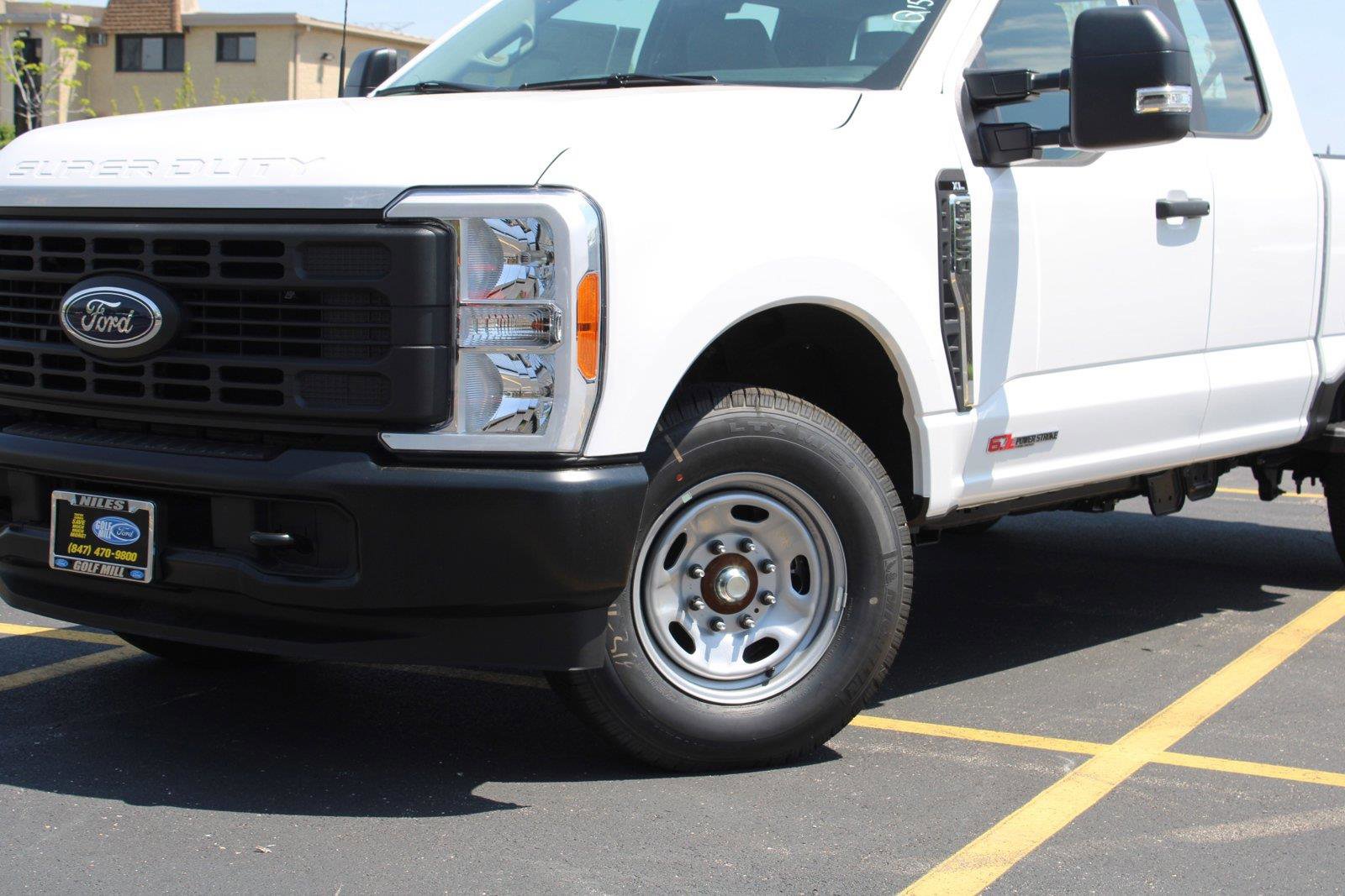 2023 Ford F-250 XL photo 3