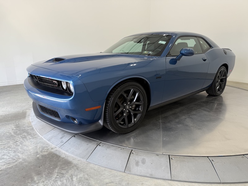 2023 Dodge Challenger R/T Plus photo 3
