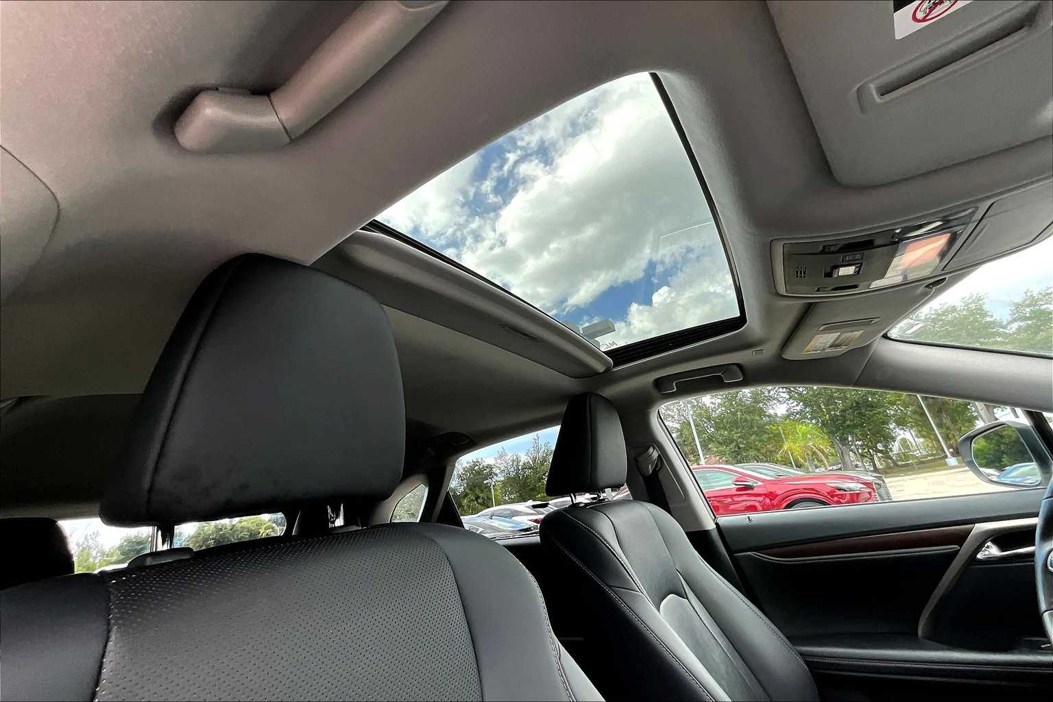 2022 Lexus RX 450h photo 13