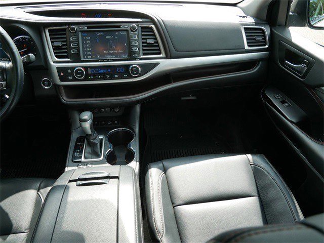 2017 Toyota Highlander XLE photo 11