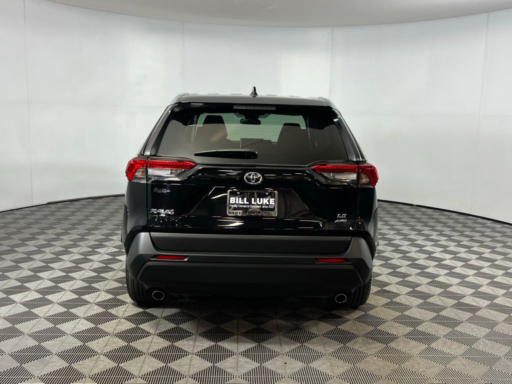 2024 Toyota RAV4 LE photo 4