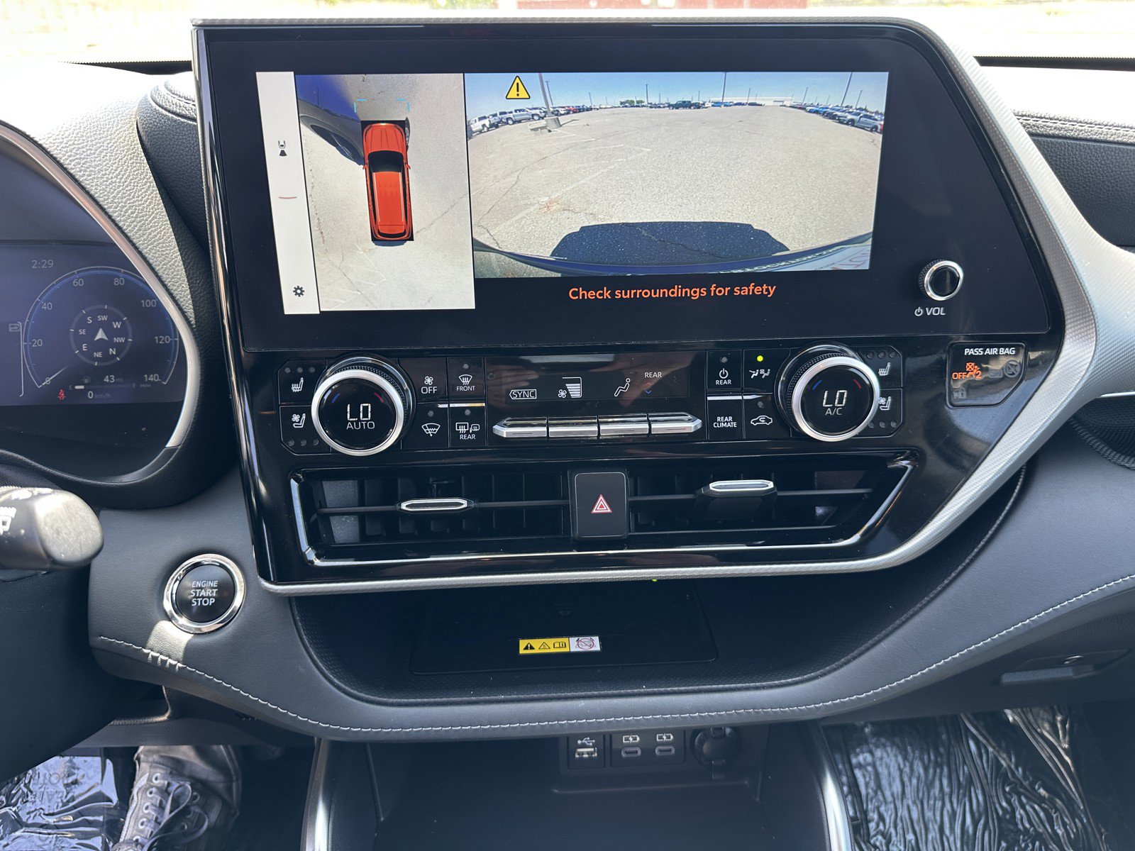 2023 Toyota Highlander Platinum photo 10