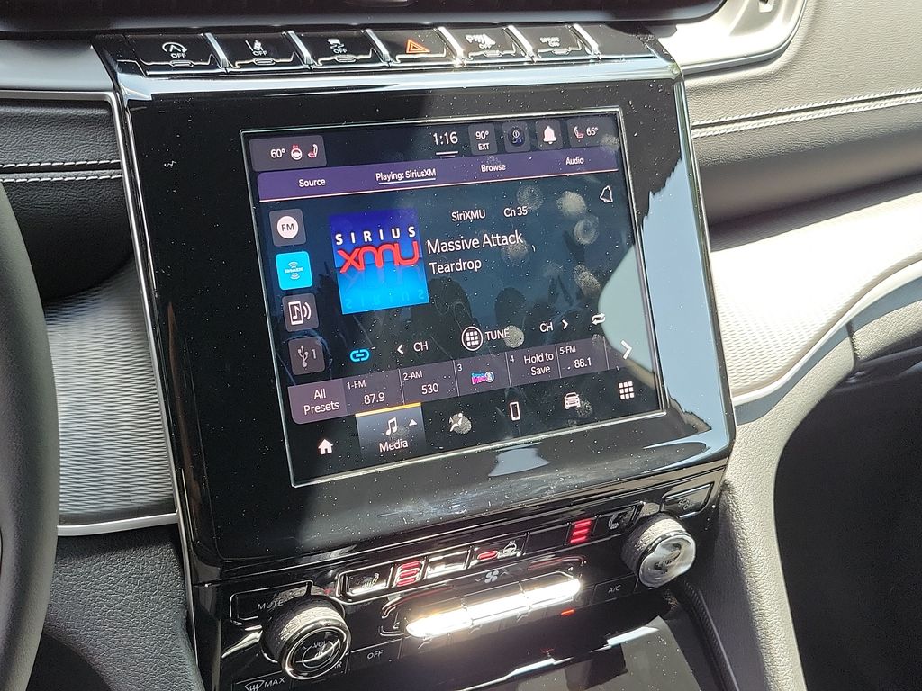 2024 Jeep Grand Cherokee Altitude photo 11