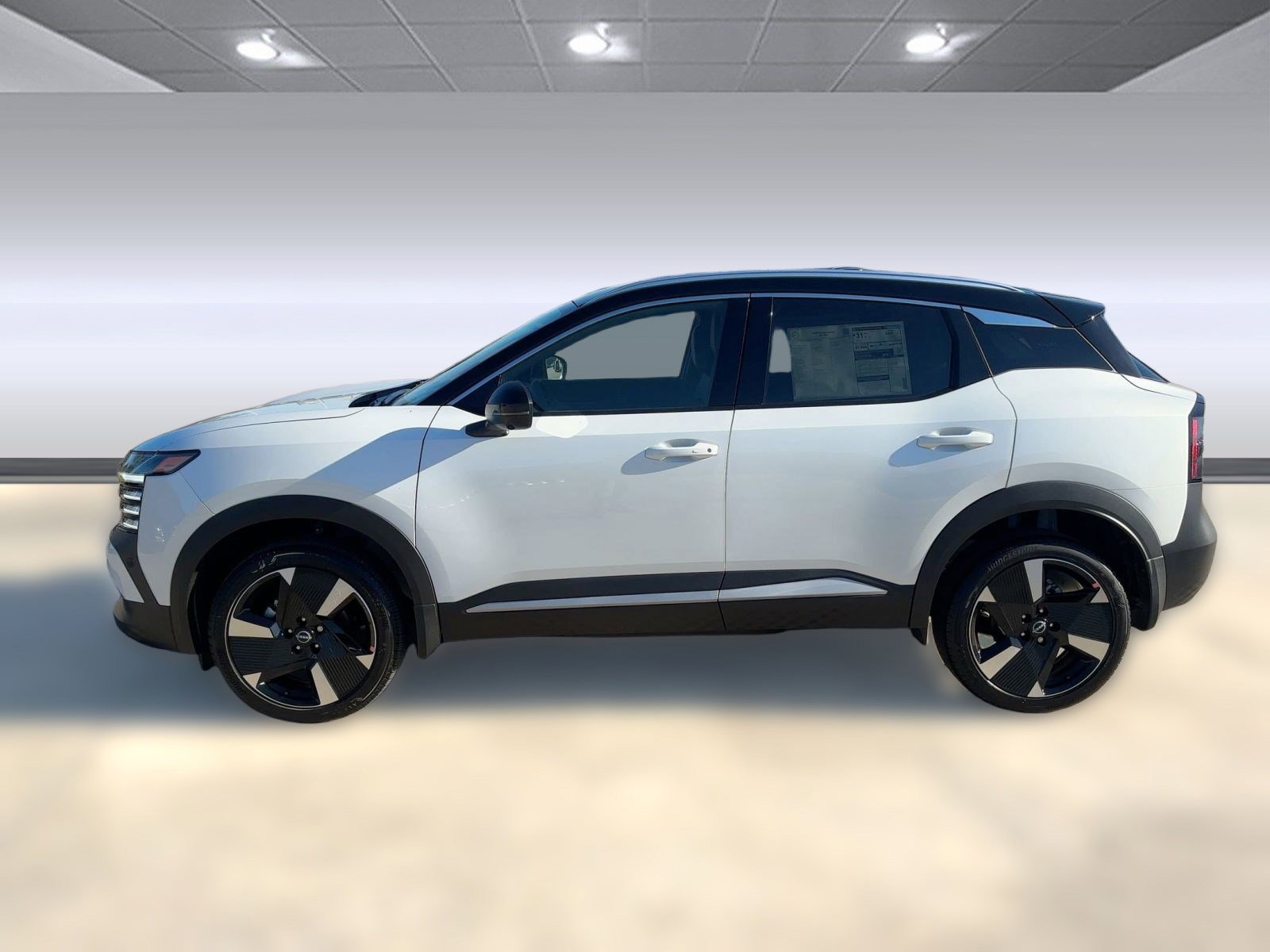 2026 Nissan Kicks SR photo 2