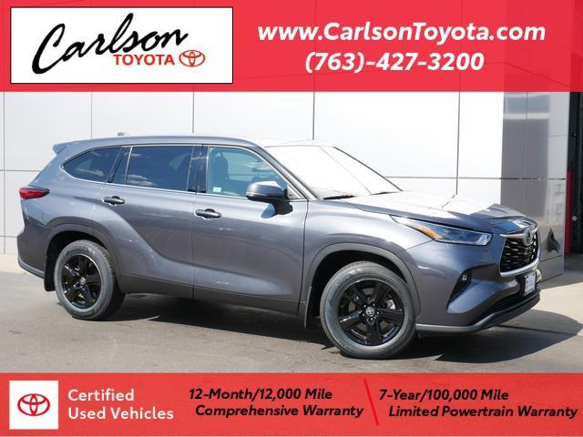 2021 Toyota Highlander LE's photo