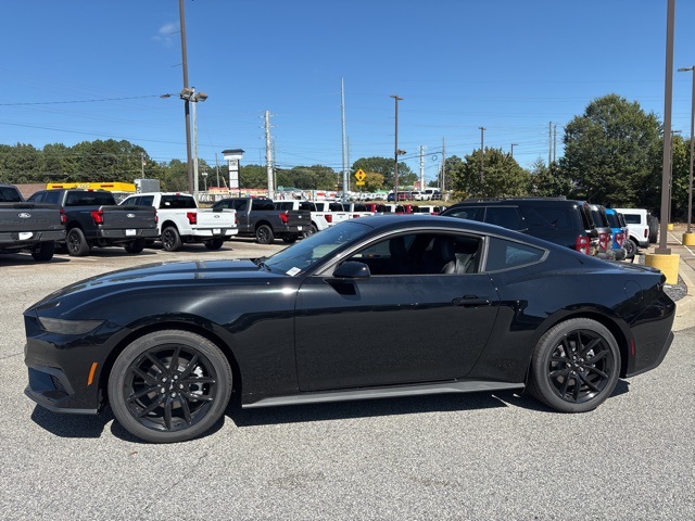 2025 Ford Mustang EcoBoost photo 4