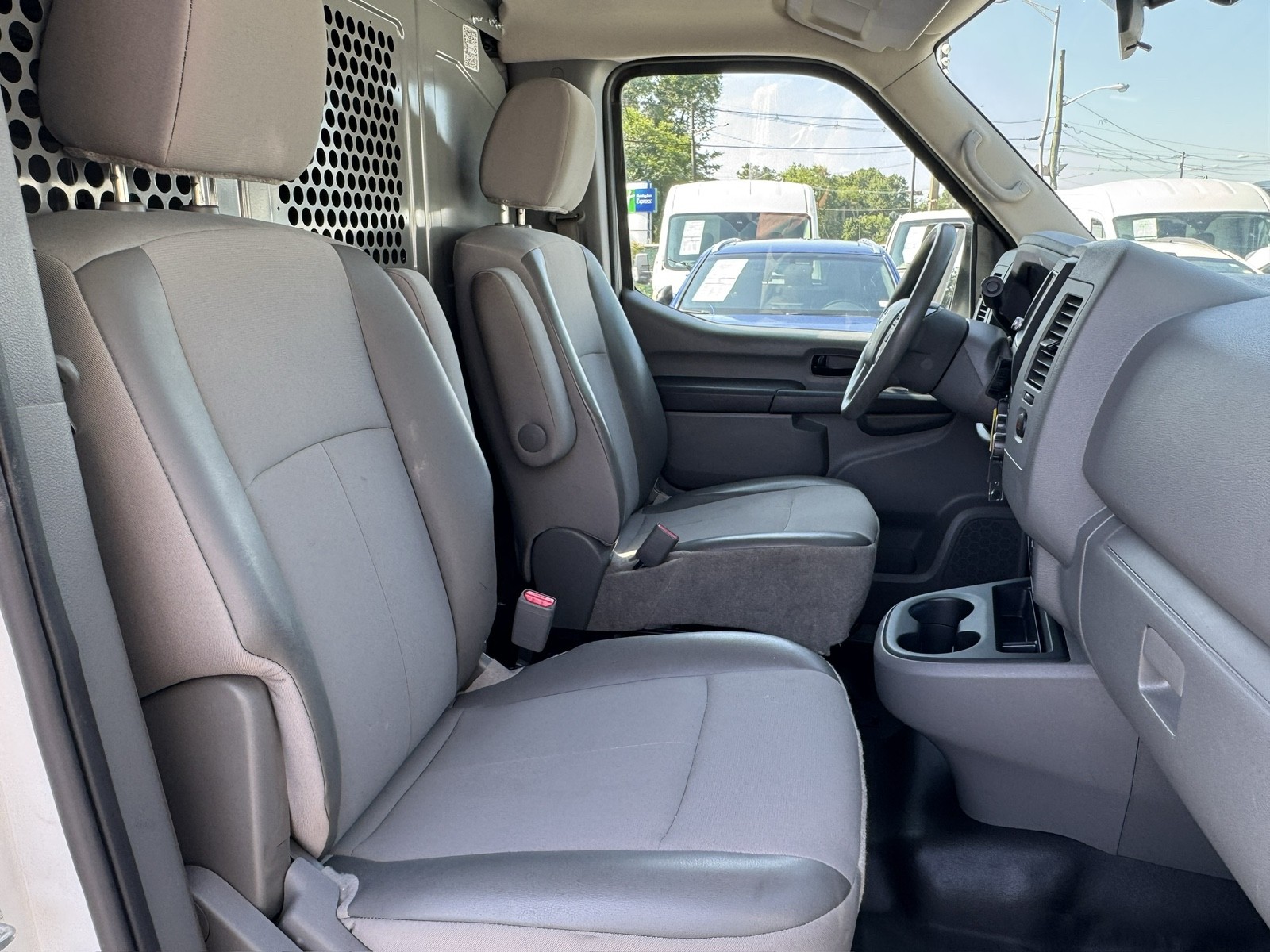 2020 Nissan NV1500 photo 31