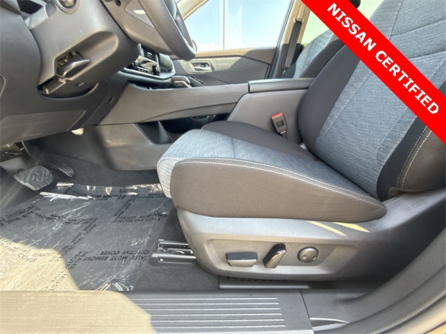 2023 Nissan Rogue SV photo 12